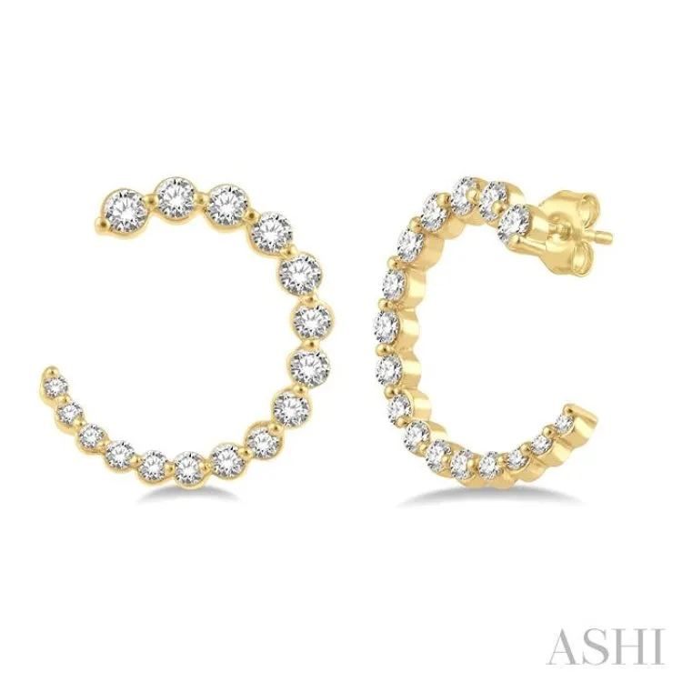 3/4 ctw Graduated Round Cut Diamond Open Hoop Earring in 14K Yellow Gold