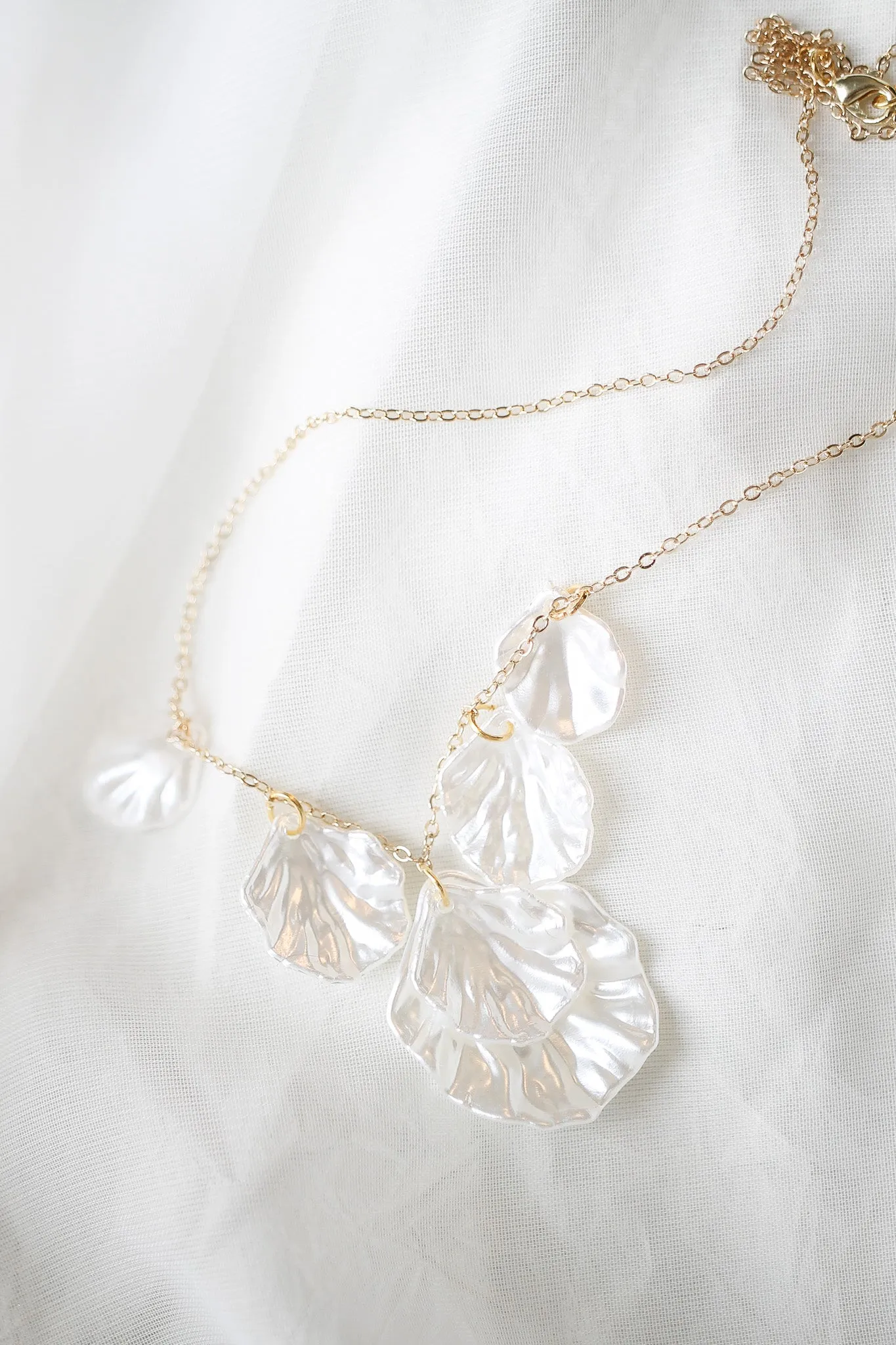 Aquamarine Necklace in Shell