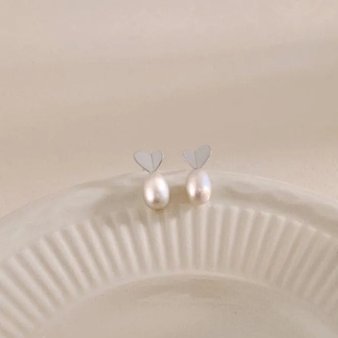 Fresh Water Pearl Heart Dropper Earrings ERLE032