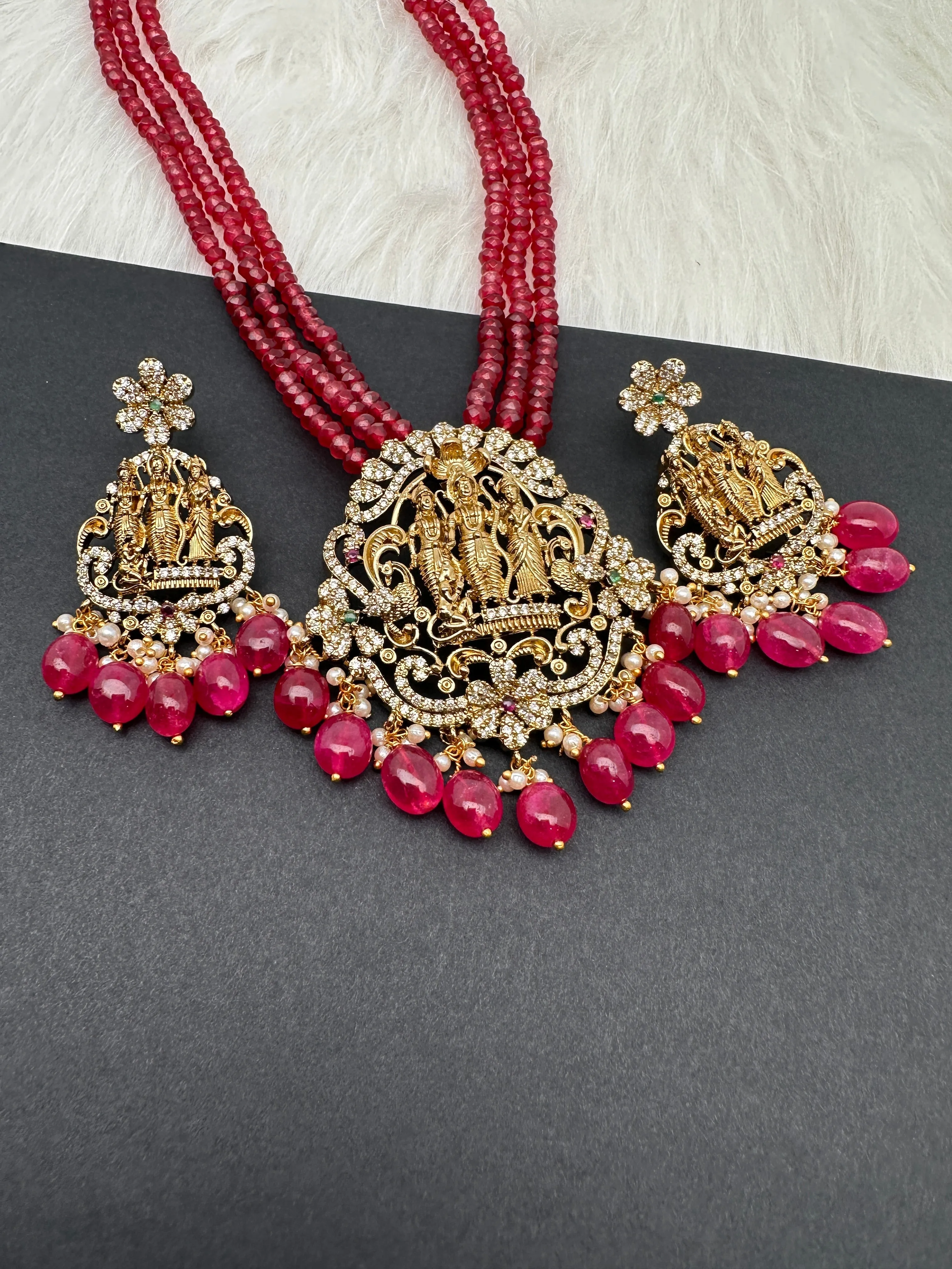 Nakshi Ram Parivar Red Onyx Beads Necklace