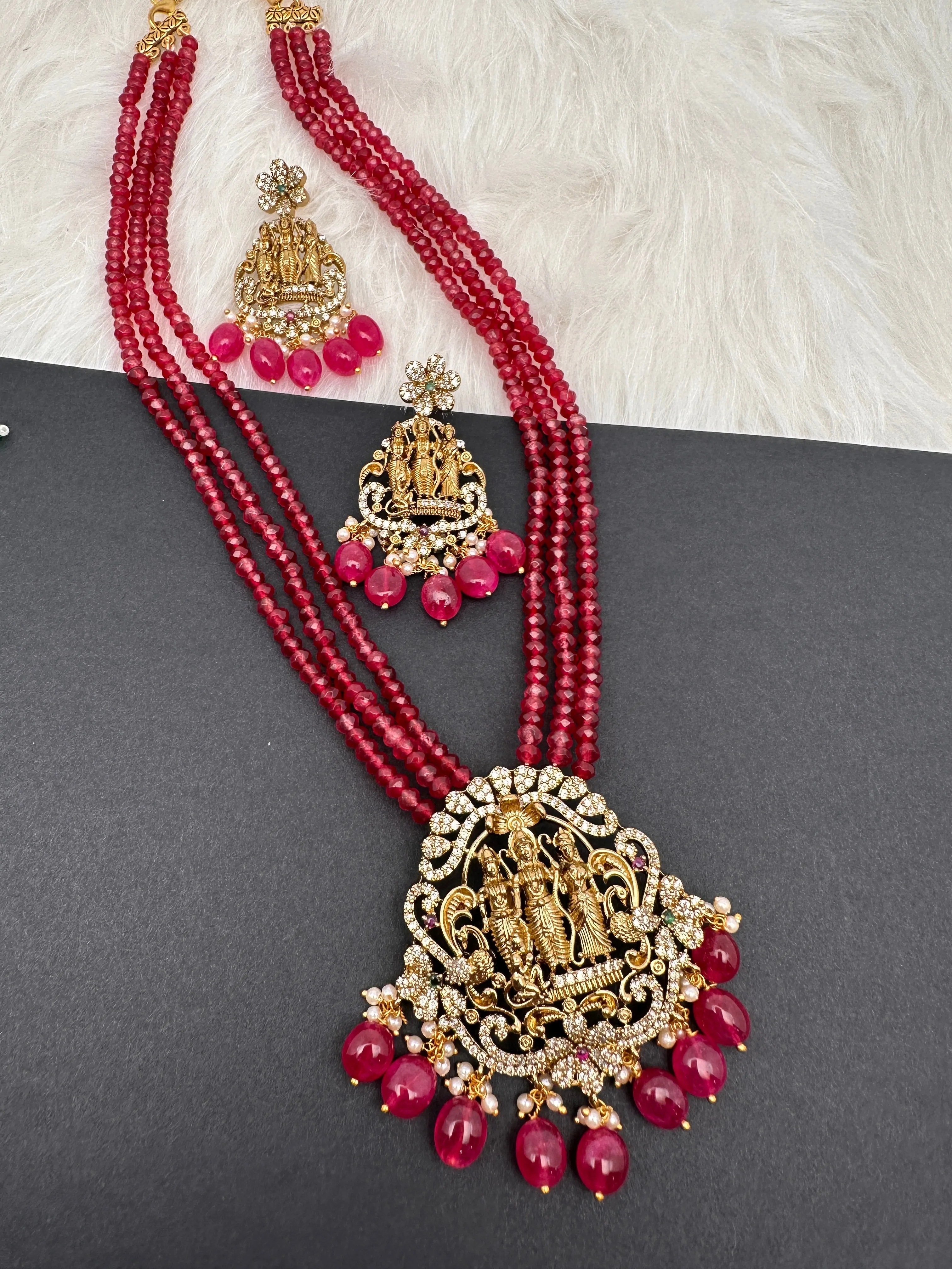 Nakshi Ram Parivar Red Onyx Beads Necklace